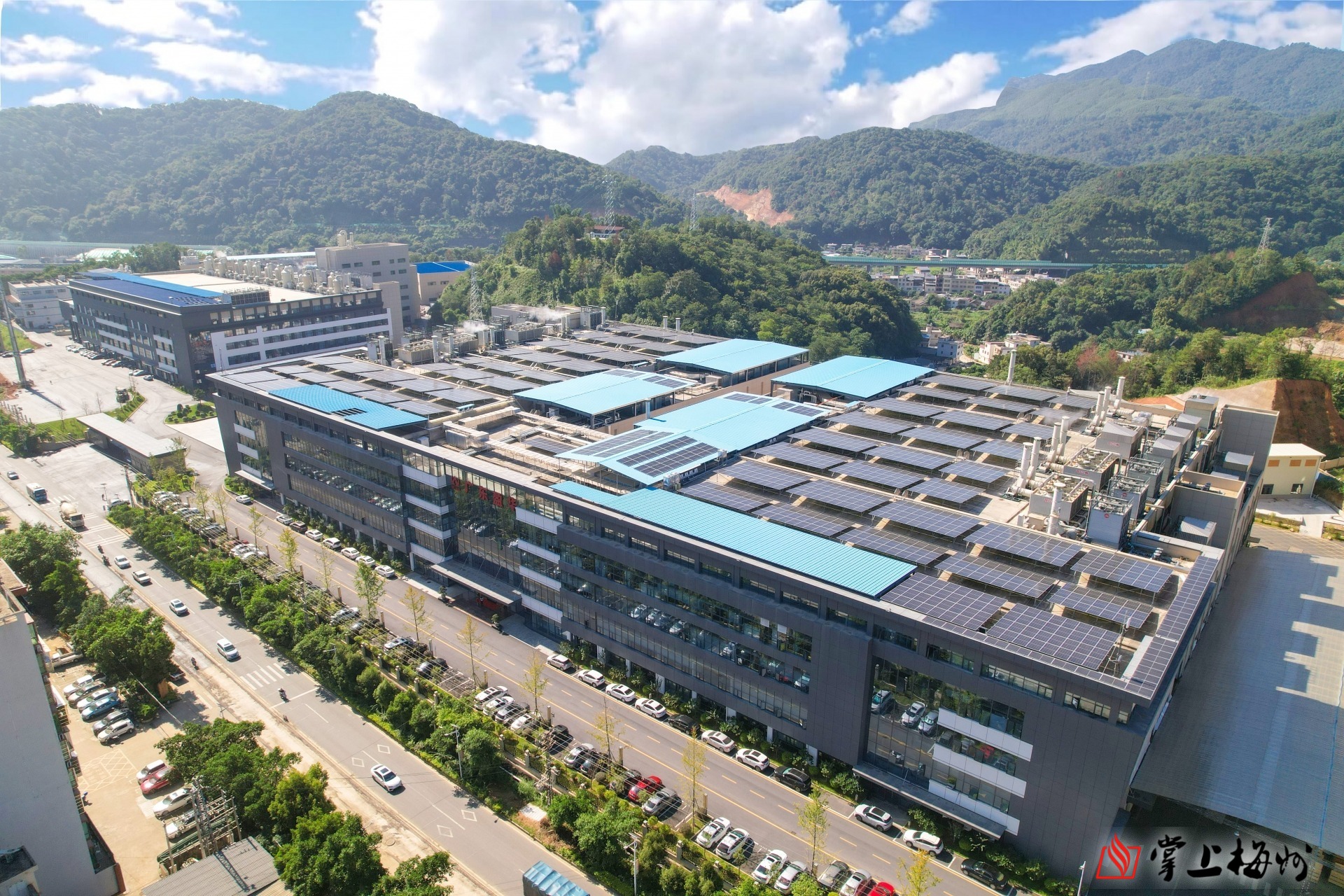 深耕銅箔創(chuàng)佳績(jī) 向“新”而行促蝶變——記全國(guó)工業(yè)和信息化系統(tǒng)先進(jìn)集體廣東盈華電子科技有限公司